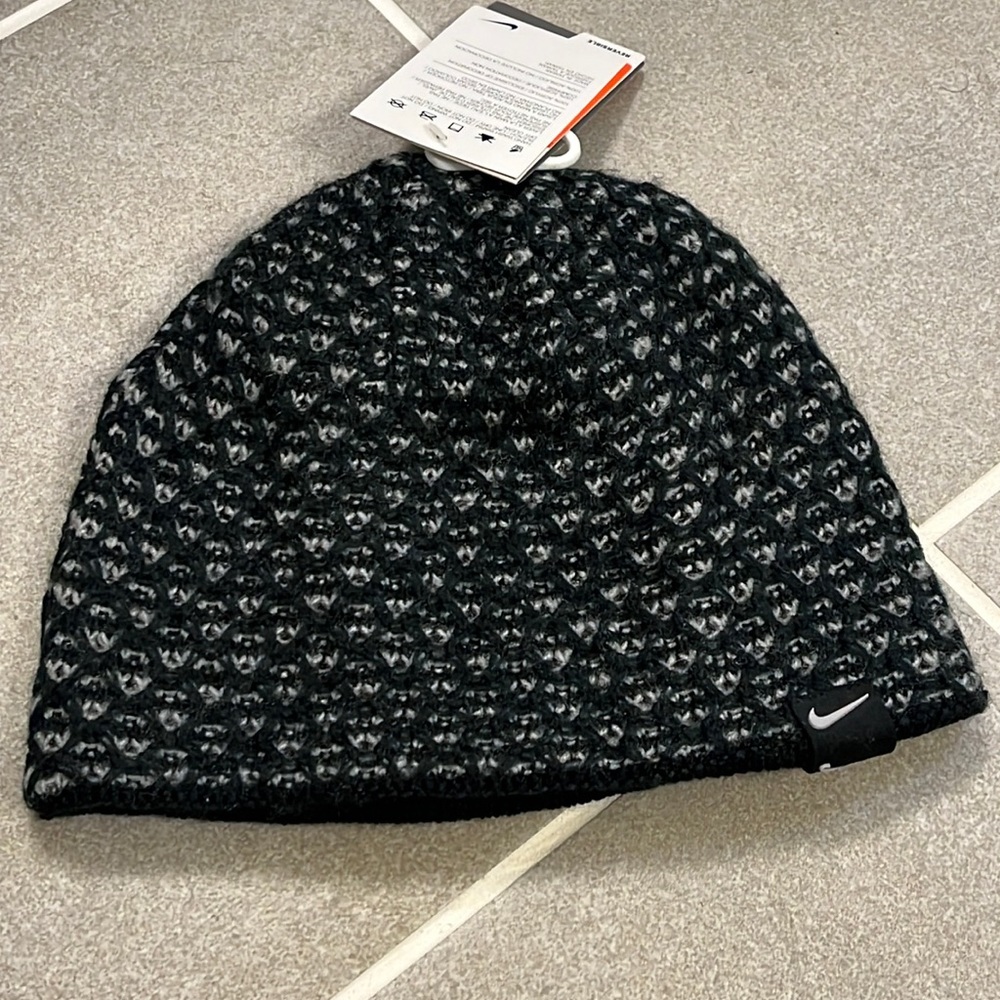 Nike reversible winter beanie hat new black acrylic 416058 010 Womens One Size